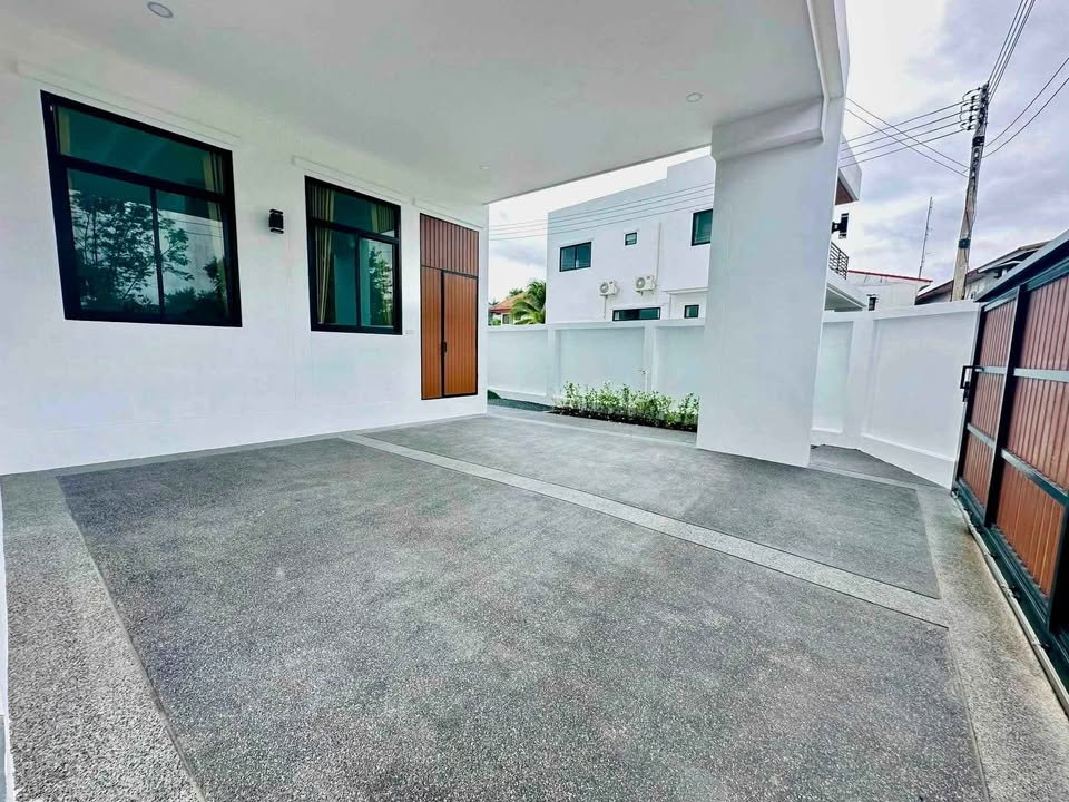 รูป บ้านเดี่ยว 2 ชั้น MODERN STYLE / ต.แม่เหียะ อ.เมืองเชียงใหม่ จ.เชียงใหม่ T.063-664-9056 - รูปที่ 2/31