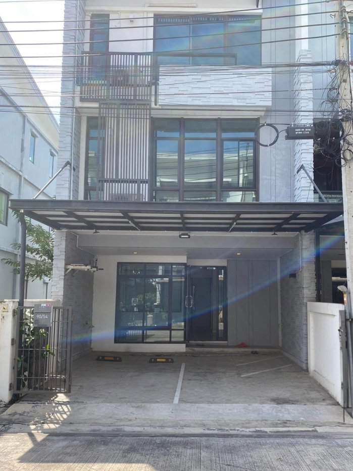 รูป 🏢✨ ให้เช่า ทาวน์โฮม/Home Office 3 ชั้น หลังมุม – Plex Bangna 📍 ทำเลหายาก ติดถนนเมนโครงการ ใกล้ Mega Bangna และบางนา-ตราด กม.5 - รูปที่ 1/15