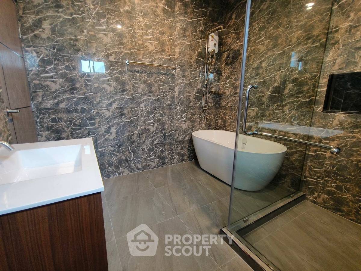 รูป บ้าน 4 ห้องนอน สำหรับขาย ที่ Ekkamai House ใกล้ BTS เอกมัย (เลี้ยงสัตว์ได้) 📍 (ID 3072457) - รูปที่ 20/25