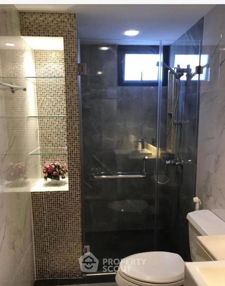 picture 1-BR Condo At Zenith Place Sukhumvit 42, 300m to BTS Ekkamai (ID 3071484) - 12/21