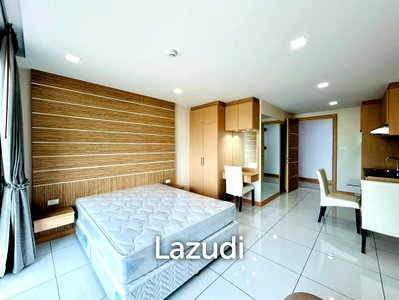 Condos for sale : Modern Studio Condo at Whale Marina, Na Jomtien