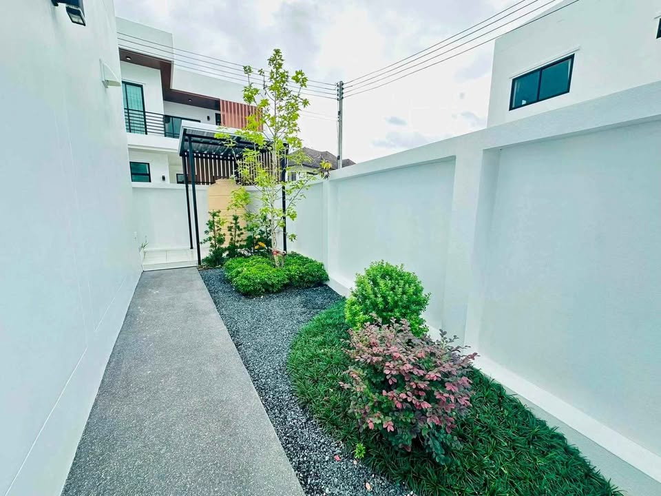 รูป บ้านเดี่ยว 2 ชั้น MODERN STYLE / ต.แม่เหียะ อ.เมืองเชียงใหม่ จ.เชียงใหม่ T.063-664-9056 - รูปที่ 28/31