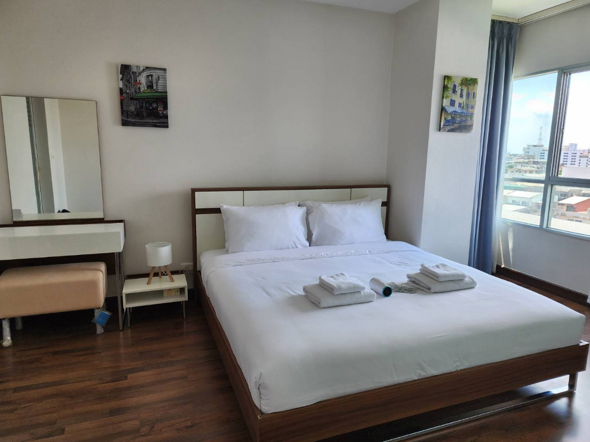 รูป คอนโดให้เช่า :Q House Condo Sathon((BTS Krung Thon Buri ) MK-02 line @livingbkk - รูปที่ 2/11