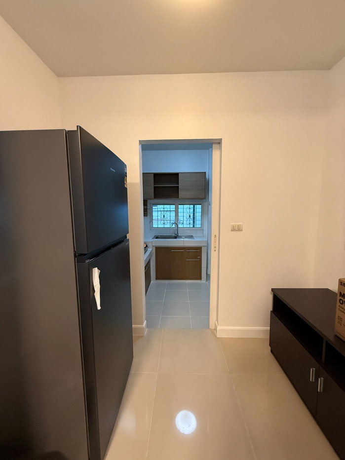 picture Modern 2-Storey Detached House for Rent in a Secure Residential Project - 9/20