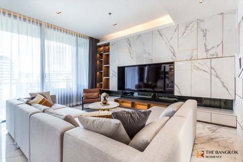 💎 Domus 16 Sukhumvit Spacious Modern Luxury Residence with a Designer Island Kitchen and Custom Built-in Interiors