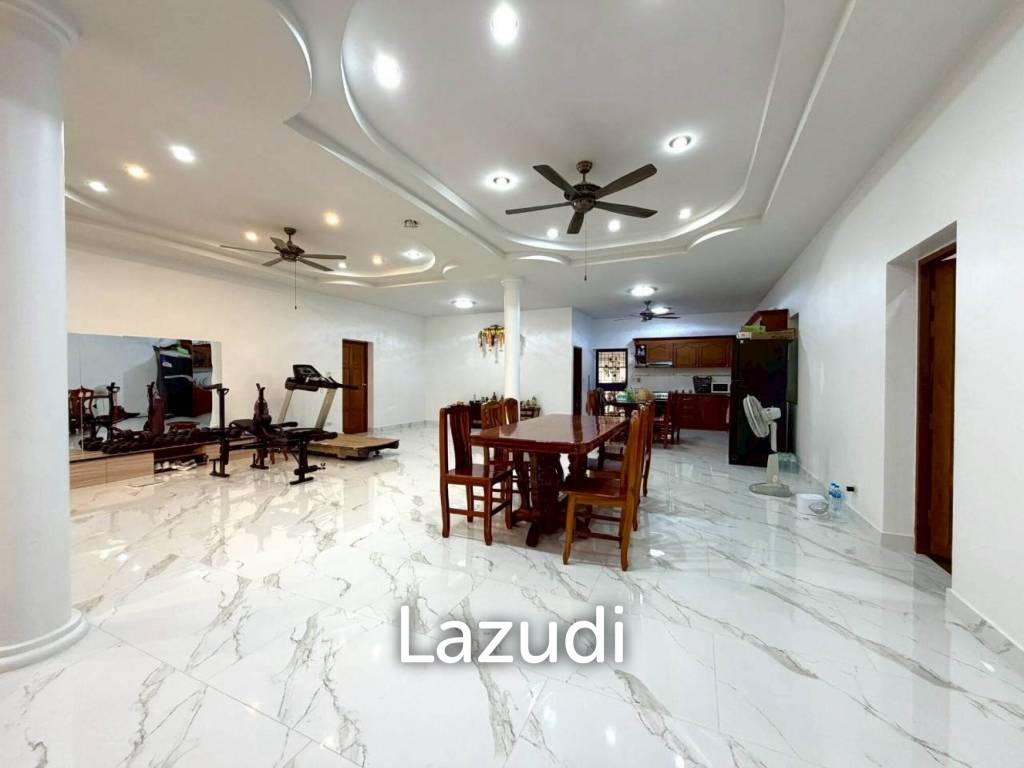picture Grand 4 Bed Luxury Estate with Massive 3,416 sqm Land Plot - 4/27