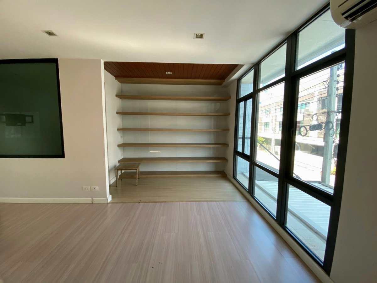 รูป 🏢✨ ให้เช่า ทาวน์โฮม/Home Office 3 ชั้น หลังมุม – Plex Bangna 📍 ทำเลหายาก ติดถนนเมนโครงการ ใกล้ Mega Bangna และบางนา-ตราด กม.5 - รูปที่ 3/15