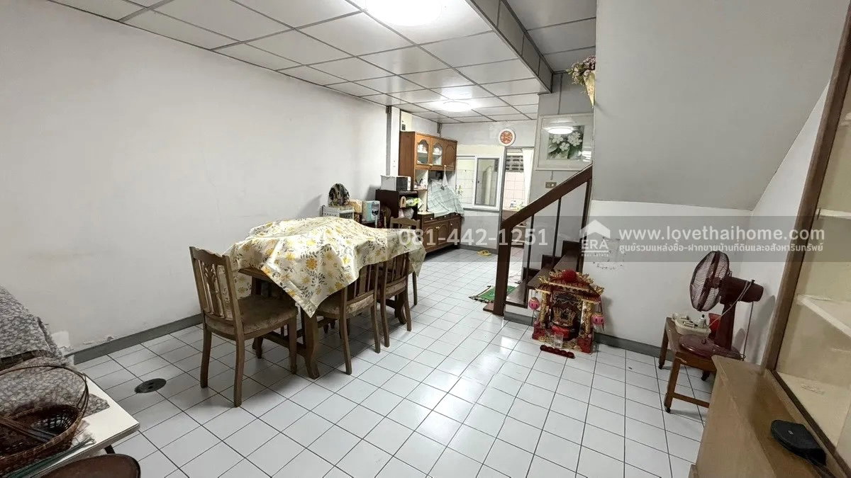 รูป ขายทาวน์เฮ้าส์ 2 ชั้น ซอยแจ้งวัฒนะ-ปากเกร็ด15 หมู่บ้านสายลม พื้นที่ 16.2 ตรว. ขายถูกที่สุดในหมู่บ้านขายเพียงแค่ 1.95 ล้านบาท - รูปที่ 4/7