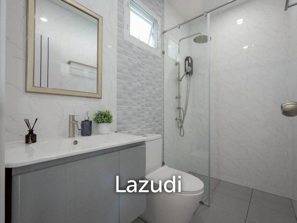 picture Fully Renovated Modern Luxury 2-Story House at Baan Suanlalana - 19/22