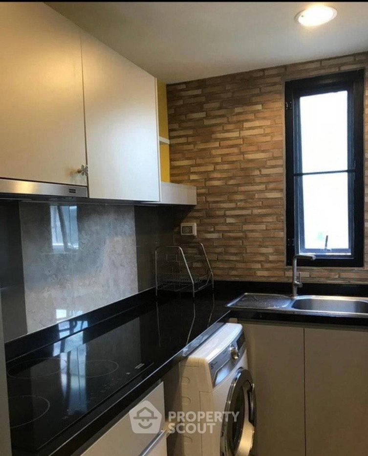 picture 1-BR Condo At Zenith Place Sukhumvit 42, 300m to BTS Ekkamai (ID 3071484) - 18/21