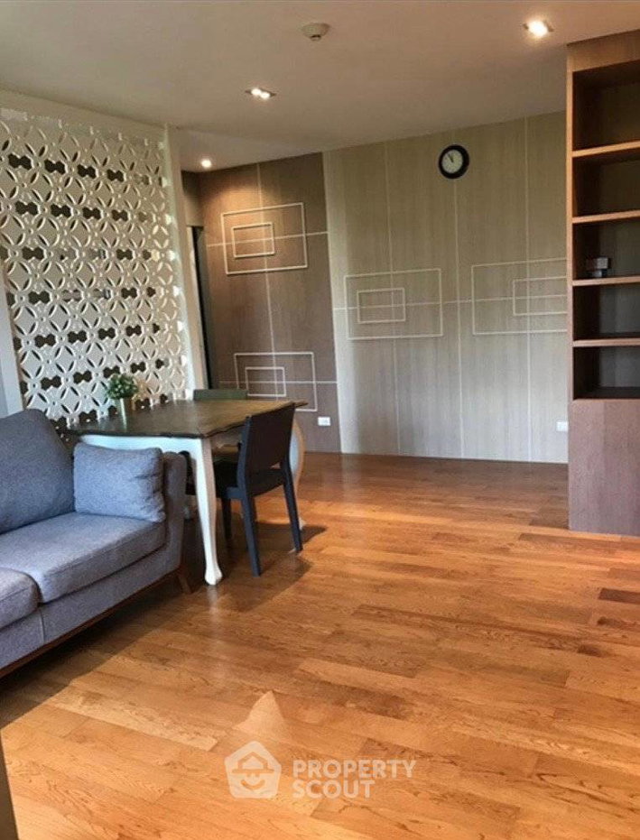 picture 1-BR Condo At Zenith Place Sukhumvit 42, 300m to BTS Ekkamai (ID 3071484) - 7/21