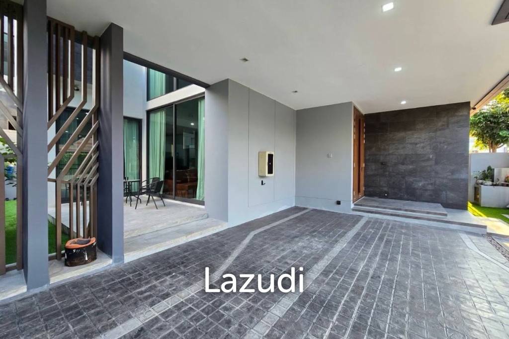 picture 4 Bed 5 Bath 440 sqm modern 3 storey detached home in The Gentry Phatthanakan 2 - 4/29