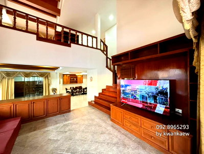 บ้านเดี่ยว บางละมุง ชลบุรี : ขายด่วนบ้านเดี่ยวพูลวิลล่า 2 ชั้น มบ.เซ็นทรัล ปาร์ค 5 วิลเลจ พัทยา  บ้านสวยมากตบแต่งพร้อมอยู่ รอบโครงการแวดล้อมสิ่งอำนวยความสะดวกรอบๆ  ใกล้มอเตอร์เวย์