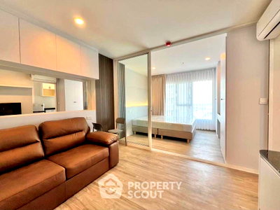 Condos for rent : High-Floor 1-BR Condo, Regent Home Bangna, Near BTS Bang Na (ID 3073179)