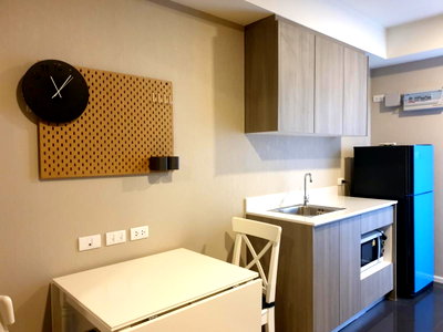 Condos for rent : 🏙️✨ FOR RENT: A Space Me Bangna — HIGH-FLOOR MODERN LIVING NEAR MEGA BANGNA!  💰 Rental Price: 9,000 THB/month | 📲 Line ID: @condobkk (with @)  