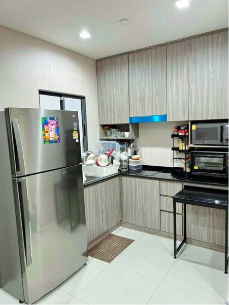 รูป ARL บ้านทับช้าง 900 ม. ให้เช่าทาวน์โฮมหรู 3 ชั้น 2นอน 4น้ำ 20ตร.ว. สนามบินสุวรรณภูมิ 240ตร.ม.พร้อมเฟอร์ฯบิวท์อินครบ - รูปที่ 7/8