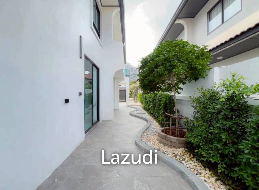 picture Newly Renovated 2-Storey Pool Villa for Sale at Eakmongkol - 23/27