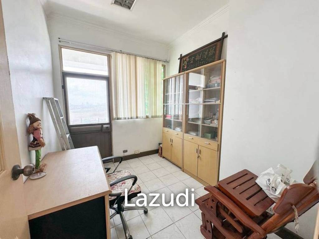 picture 215 sqm 3 Bed Condo on 11th Floor at Royal Castle Pattanakarn Suan Luang - 6/9
