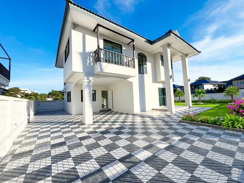 ขายบ้านเดี่ยว 115.3 ตร.ว. เมืองปทุมธานี รีโนเวทใหม่สไตล์มินิมอล ทำเลริมน้ำติดคลองธรรมชาติ 2 ด้าน