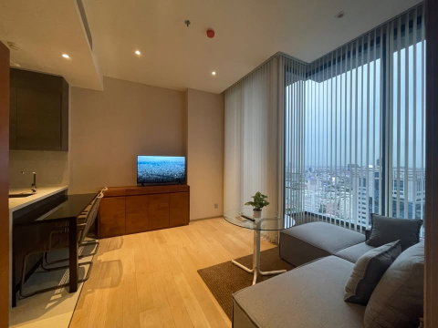 RS6947 Luxury Condo for Rent, The ESSE Asoke, in the heart of Asoke. Walking distance to BTS Asoke and MRT Sukhumvit.