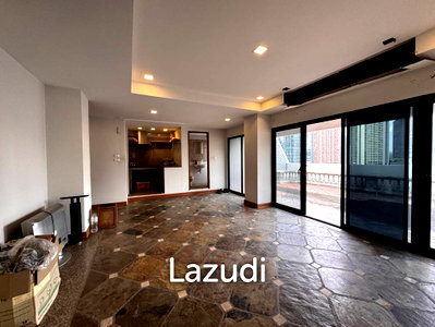 Condos for sale : 205 sqm 3-Bed Condo with Huge Terrace in Khlong Toei Nuea, Bangkok