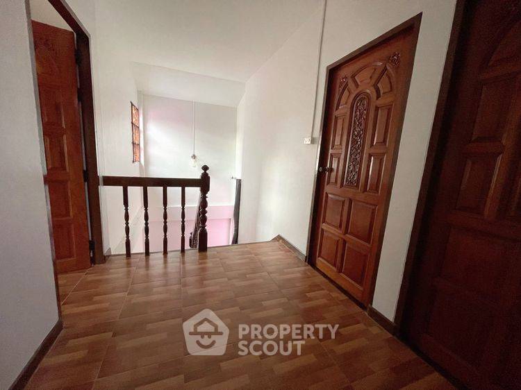 รูป บ้าน 3 ห้องนอน รุ่งเรือง 5 หมู่บ้าน ใกล้ MRT สามแยกบางใหญ่ 60 ม. (ID 3070024) - รูปที่ 9/12