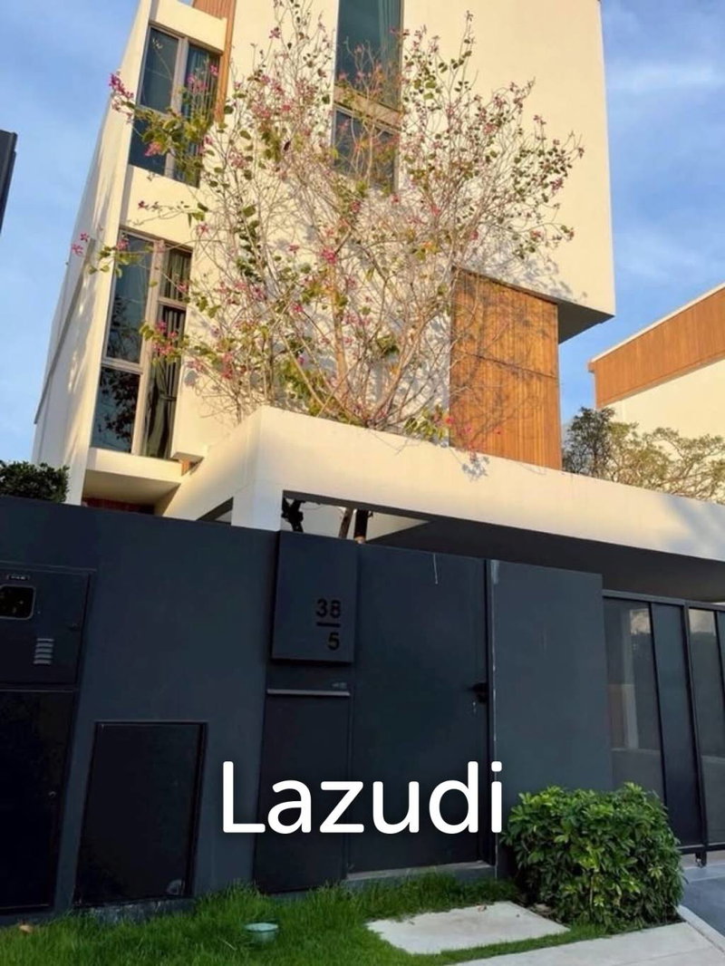 บ้านเดี่ยวให้เช่า : 4 Bed 4 Bath Detached House For Rent in VIVE Rama 9