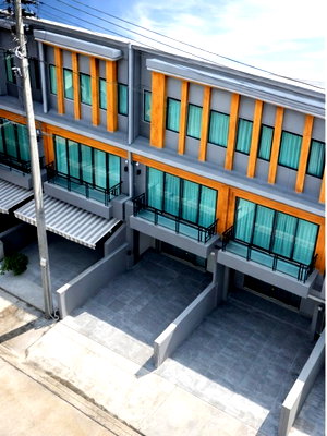 Townhouses for rent Bangkok : With fully built-in furniture, ARL Baan Thap Chang 900 m. Luxury townhome for rent, 3 floors, 2 bedrooms, 4 bathrooms, 20 sq m. Suvarnabhumi Airport