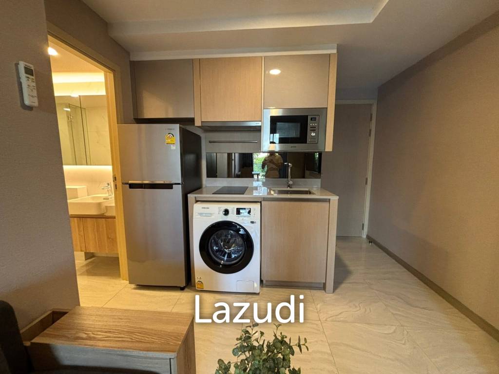 picture 37 sqm modern 1 bedroom condo at Walden Asoke Khlong Toei Nuea - 3/10
