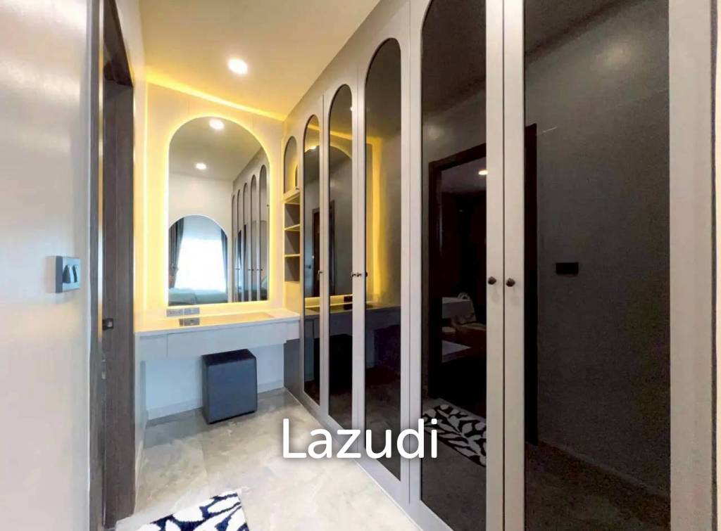 picture Newly Renovated 2-Storey Pool Villa for Sale at Eakmongkol - 17/27