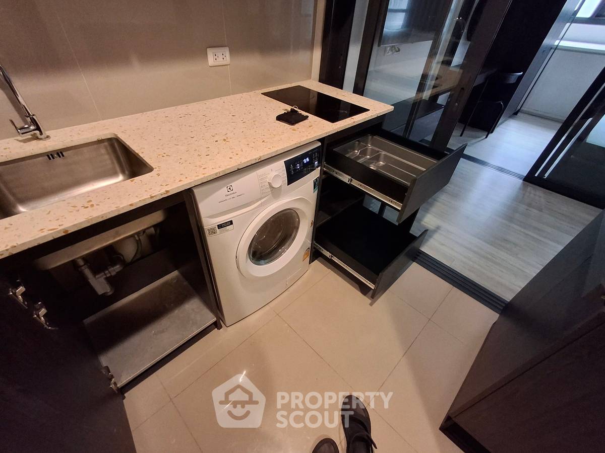 picture 100m To MRT Huai Khwang | 1-BR Condo At XT Huaikhwang (ID 2066741) - 12/13
