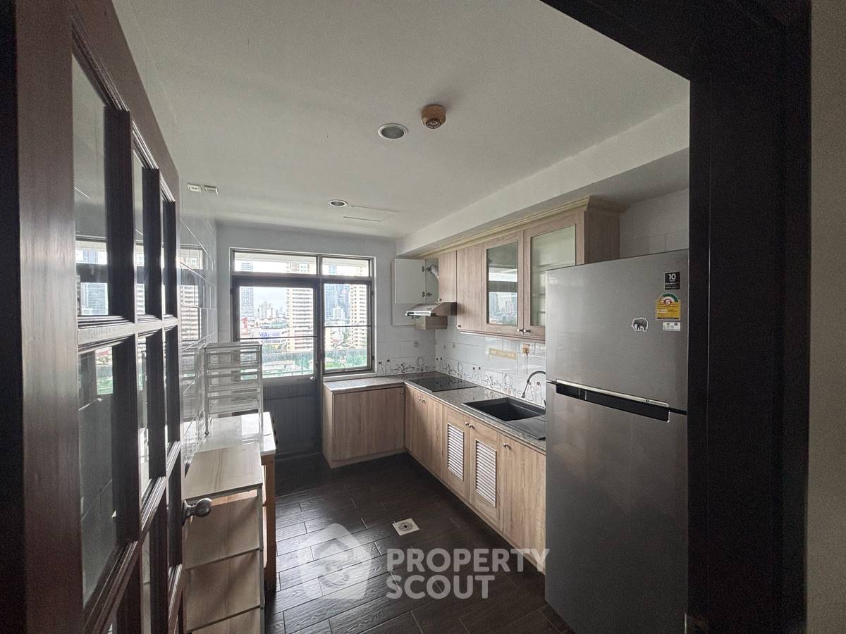 รูป คอนโด 3 ห้องนอน ขาย Royal Castle Sukhumvit ชั้นสูง 15 ใกล้ BTS พร้อมพงษ์ 400 ม. (ID 3072710) - รูปที่ 2/5
