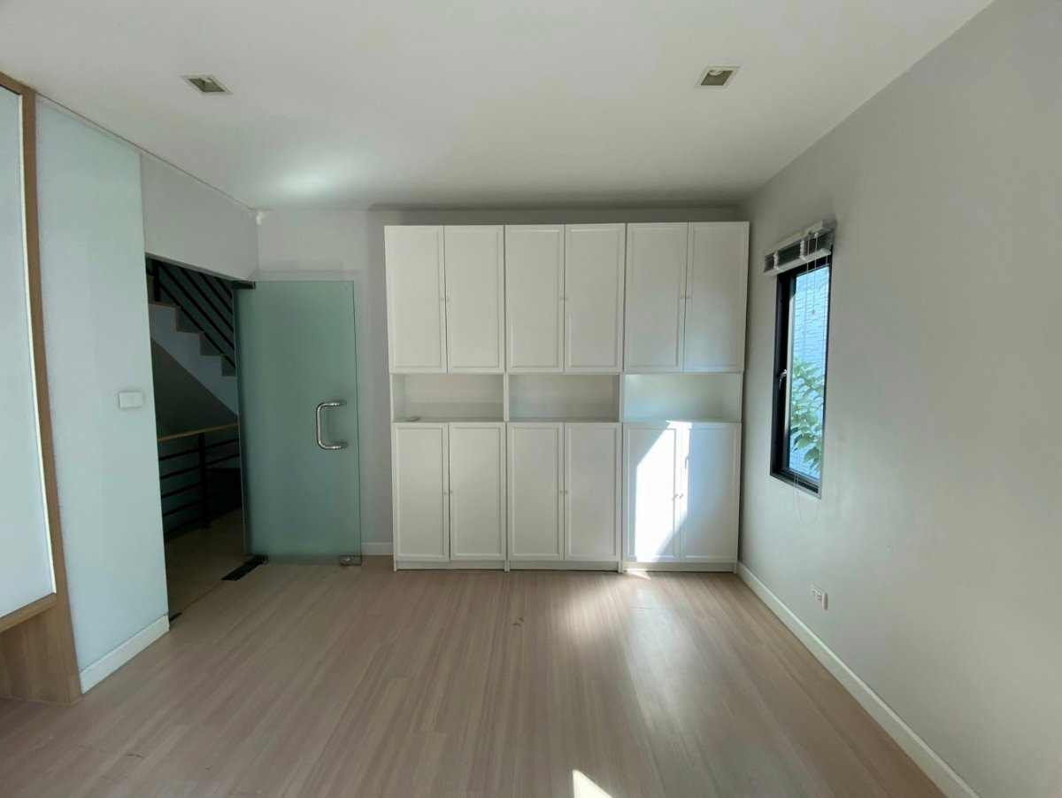 รูป 🏢✨ ให้เช่า ทาวน์โฮม/Home Office 3 ชั้น หลังมุม – Plex Bangna 📍 ทำเลหายาก ติดถนนเมนโครงการ ใกล้ Mega Bangna และบางนา-ตราด กม.5 - รูปที่ 2/15