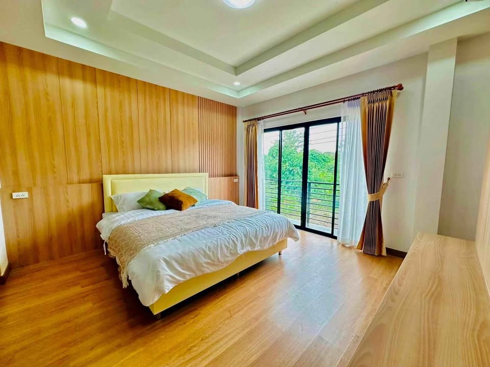 รูป บ้านเดี่ยว 2 ชั้น MODERN STYLE / ต.แม่เหียะ อ.เมืองเชียงใหม่ จ.เชียงใหม่ T.063-664-9056 - รูปที่ 16/31