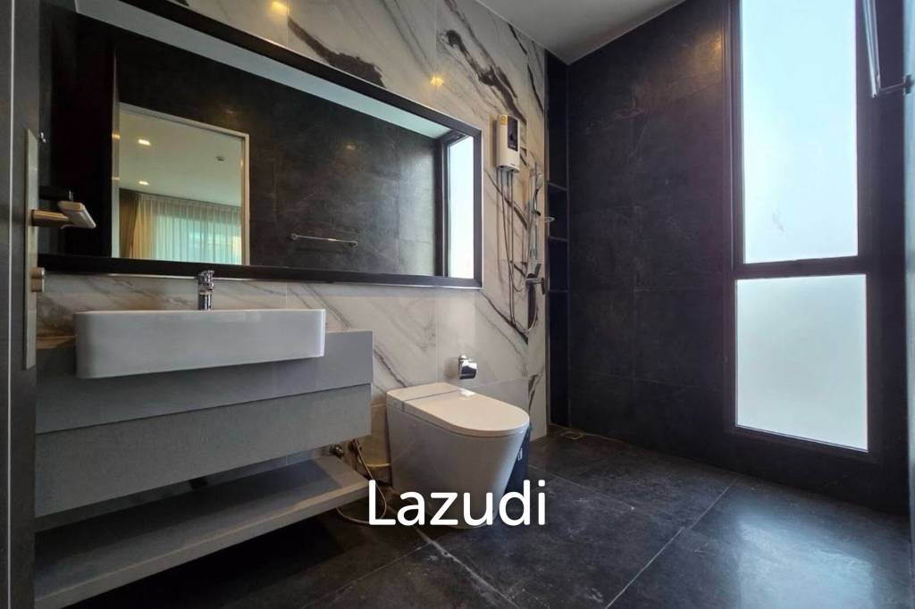 picture 4 Bed 5 Bath 440 sqm modern 3 storey detached home in The Gentry Phatthanakan 2 - 19/29