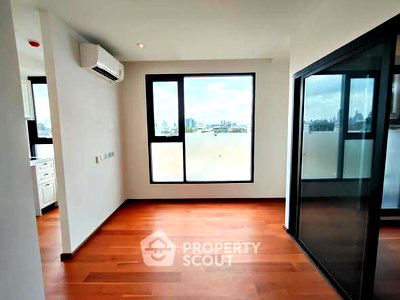Condos for sale : 1-BR Condo At Altitude Symphony Charoenkrung, BTS Saphan Taksin (ID 3072833)