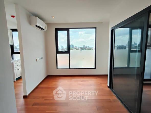 picture 1-BR Condo At Altitude Symphony Charoenkrung, BTS Saphan Taksin (ID 3072833) - 1/11