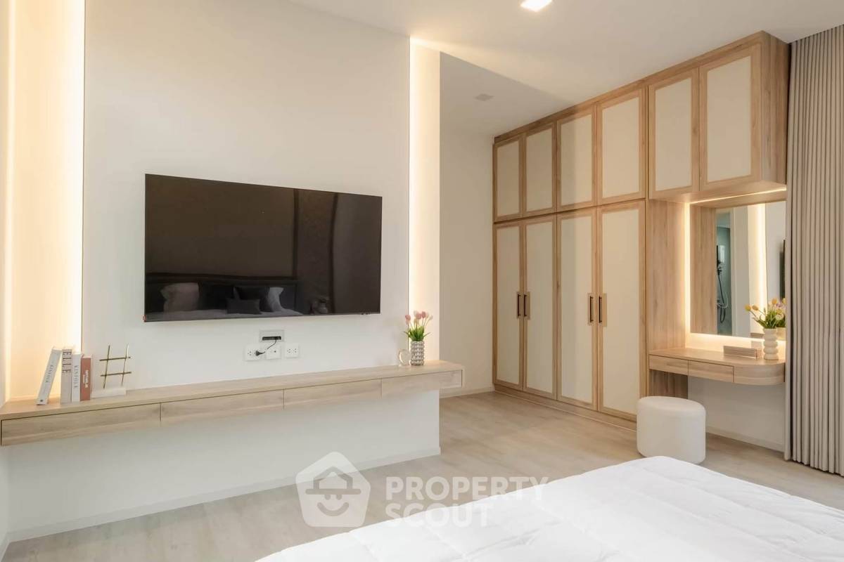 picture 4-BR House For Rent, Vive Krungthep Kreetha, Saphan Sung (ID 3072192) - 10/12