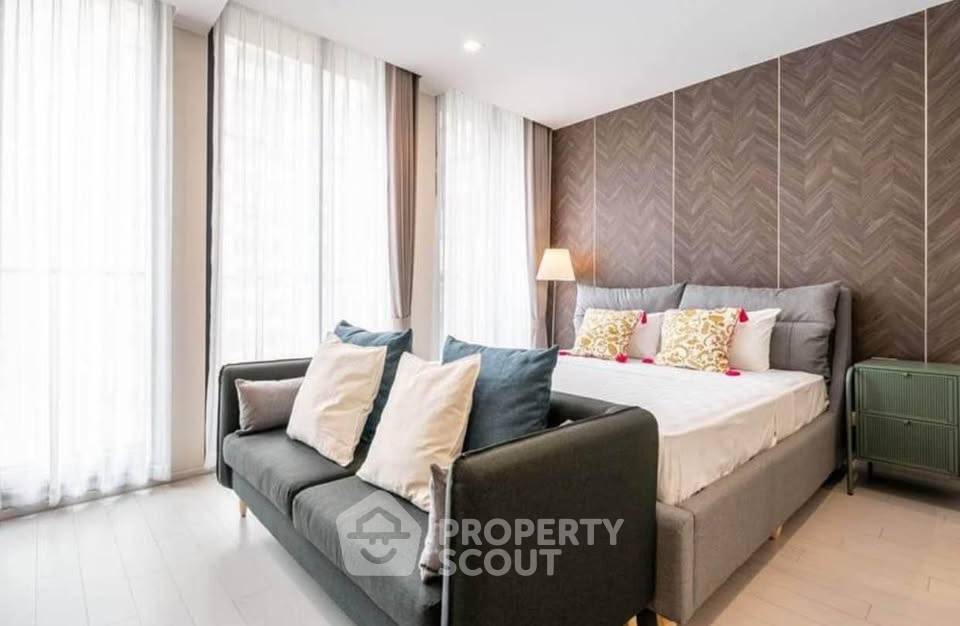 picture High-Floor 1-BR Condo Noble Ploenchit, 100m to BTS Phloen Chit (ID 2964381) - 4/7