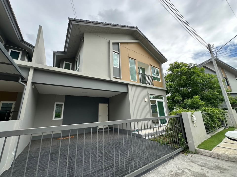 รูป บ้านแฝด 2 ชั้น สไตล์โมเดิร์นในโครงการอณาสิริ พายัพ บ้านสวย สภาพดี ตกแต่ง Built-in พร้อมเฟอร์นิเจอร์และเครื่องใช้ไฟฟ้า ใกล้กงศุลอเมริกาHS-3 - รูปที่ 2/19