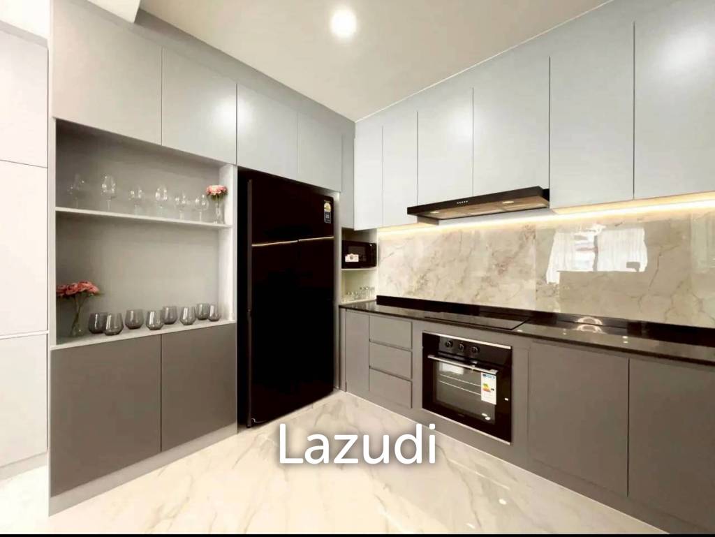 picture Newly Renovated 2-Storey Pool Villa for Sale at Eakmongkol - 8/27