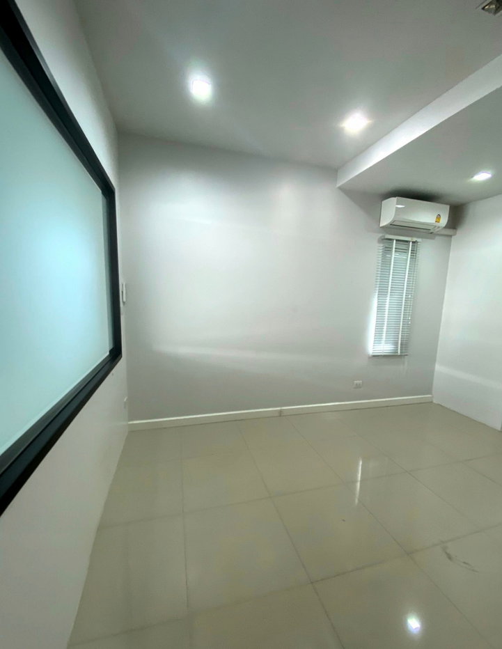 รูป 🏢✨ ให้เช่า ทาวน์โฮม/Home Office 3 ชั้น หลังมุม – Plex Bangna 📍 ทำเลหายาก ติดถนนเมนโครงการ ใกล้ Mega Bangna และบางนา-ตราด กม.5 - รูปที่ 11/15