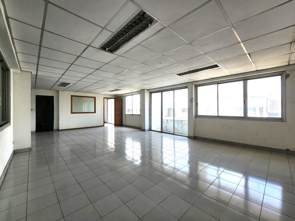 รูป ขายด่วน! โรงงาน โกดัง พร้อมสำนักงาน 3.5 ชั้น ผังสีม่วง บิ๊กแลนด์ แฟคตอรี่ ใกล้นิคมฯ นวนคร ราคาดีที่สุด - รูปที่ 9/11
