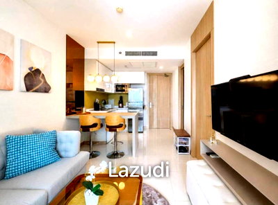 Condos for sale : Luxury 1-Bed Beachfront Condo at The Riviera Wongamat