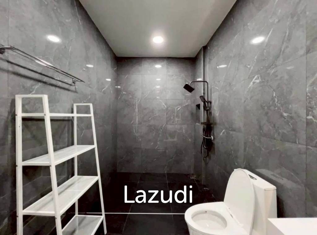 picture Newly Renovated 2-Storey Pool Villa for Sale at Eakmongkol - 21/27