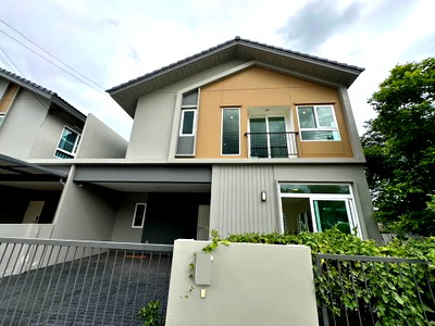 Houses for sale Chiang Mai : House in the Anasiri Payap project. Beautiful house, good condition, built-in furnishings, and includes furniture . Near the American Consulate HS-3