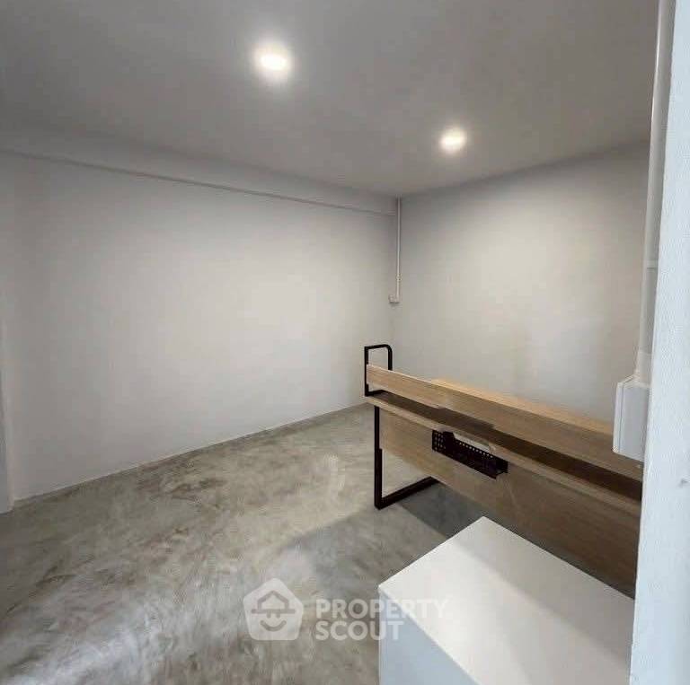 รูป คอนโดให้เช่า 2 ห้องนอน 90 ตร.ม. อีสท์วูด พาร์ค คอนโดมิเนียม แขวงสวนหลวง (ID 3054493) - รูปที่ 7/11