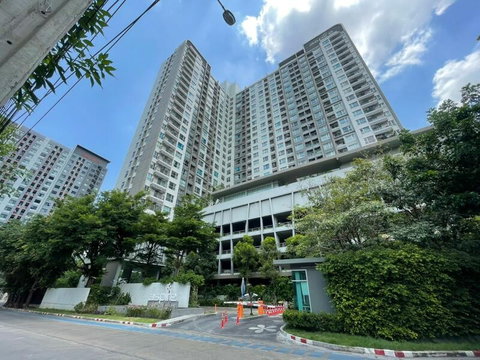 A046263 Aspire Sathorn-Taksin Brick Zone