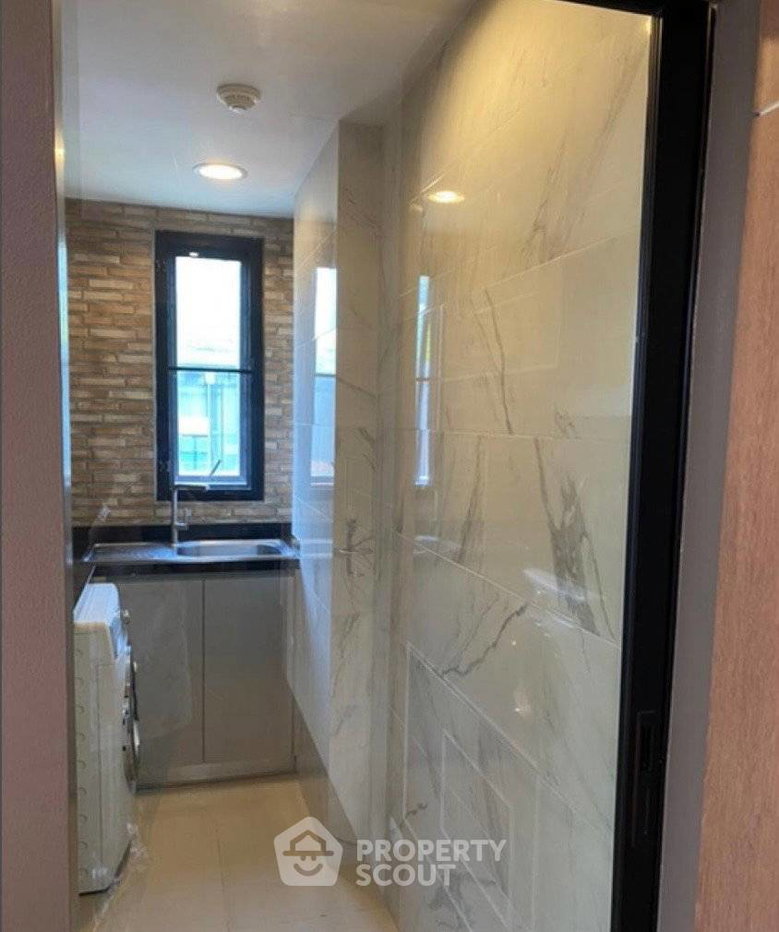picture 1-BR Condo At Zenith Place Sukhumvit 42, 300m to BTS Ekkamai (ID 3071484) - 17/21