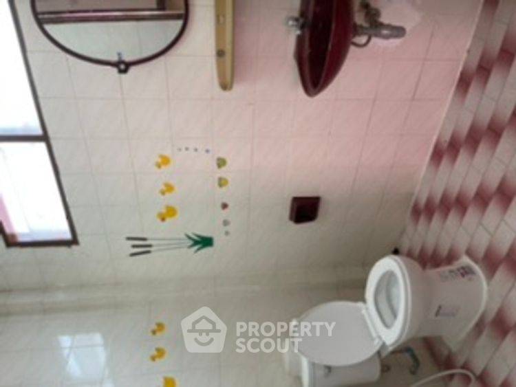 รูป บ้าน 3 ห้องนอน รุ่งเรือง 5 หมู่บ้าน ใกล้ MRT สามแยกบางใหญ่ 60 ม. (ID 3070024) - รูปที่ 10/12